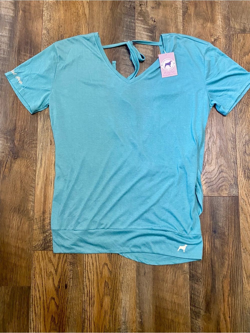 NWT Southern Girl Prep Women’s Lightweight Cut-Out Short Sleeve Top Size Medium